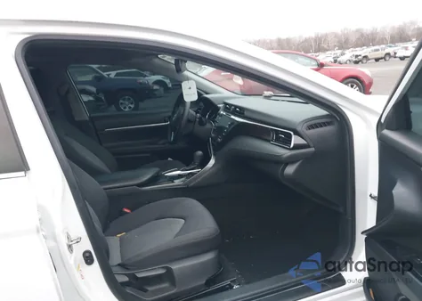 2019 Toyota Camry Le z USA, uszkodzony, nr VIN 4T1B11HK3KU751991